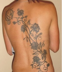 Tatuagens-femininas-costas-rosas
