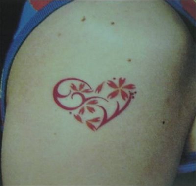 tattoo-coracao-flor