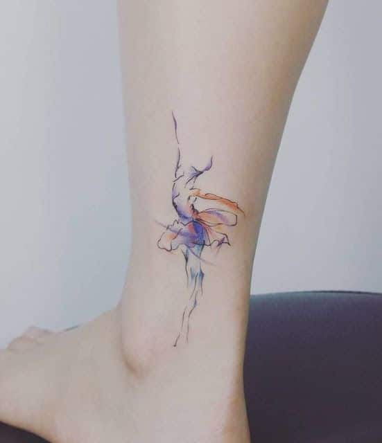 tatuagem bailarina aquarela perna