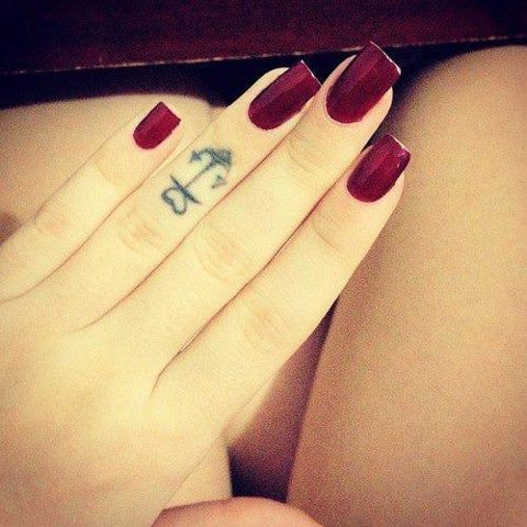 tatuagem-feminina-dedo