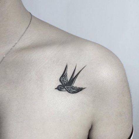 tatuagem passaro andorinha
