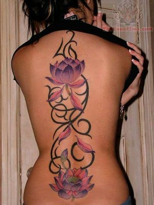 tatuagens-femininas-nas-costas-flores-e-galhos